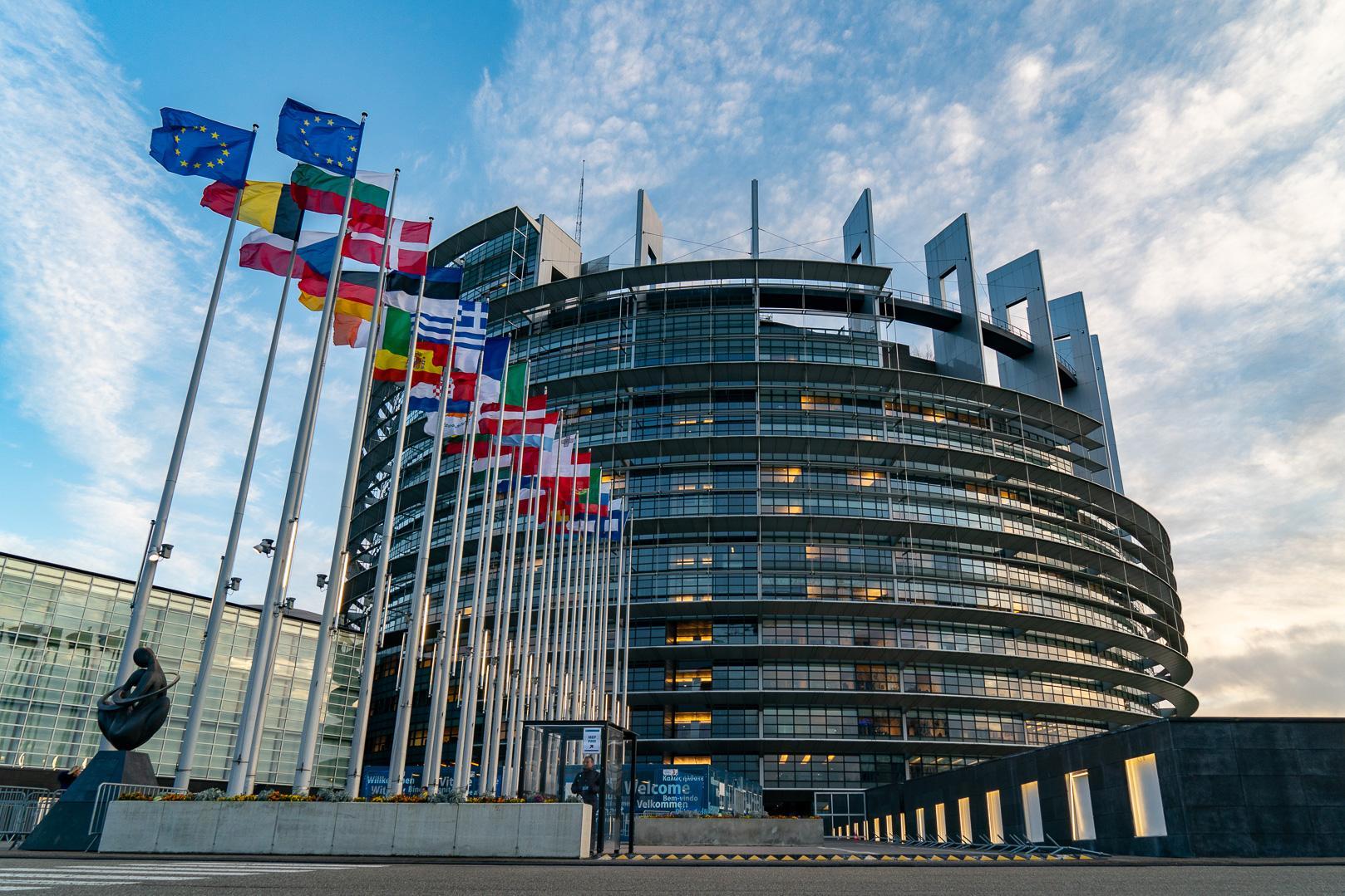 parlamento-europeu-aprova-passaporte-de-vacinas-contra-covid-19